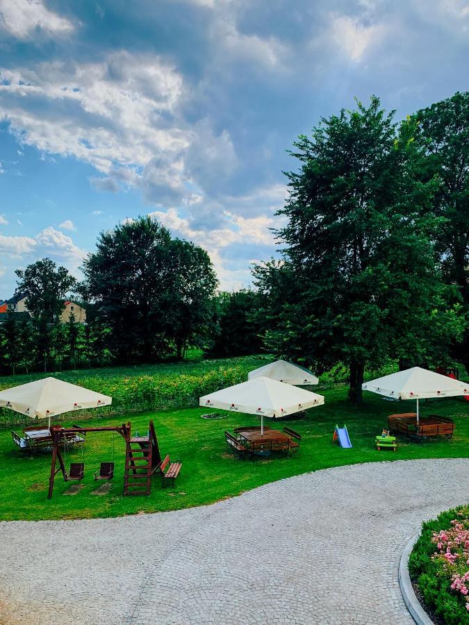 Bed and Breakfast Dwor Karwacz Przasnysz Exteriér fotografie